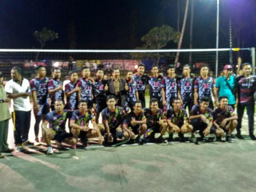 Banjar Guliang Kangin Juarai Bola Volley Porsenides Tamanbali 2017