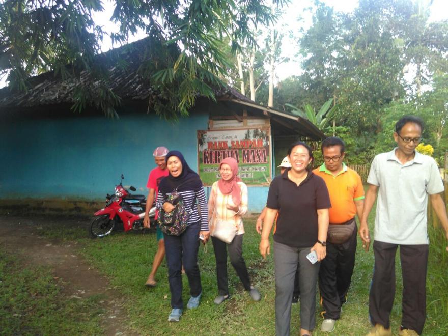 Kunjungan Tim Adipura Nasional ke Bank Sampah Kertha Masa Guliang Kangin